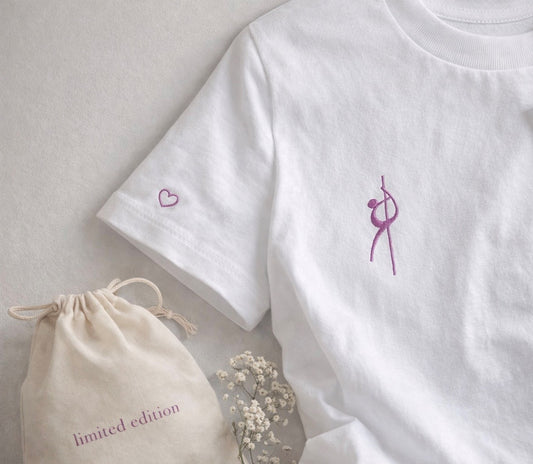 Oversize T-Shirt – Handmade Stickerei rosa