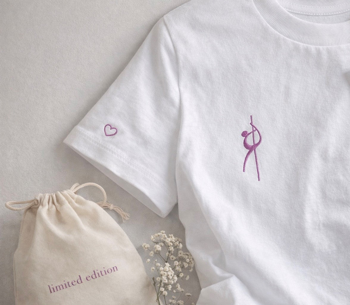 Oversize T-Shirt – Handmade Stickerei rosa